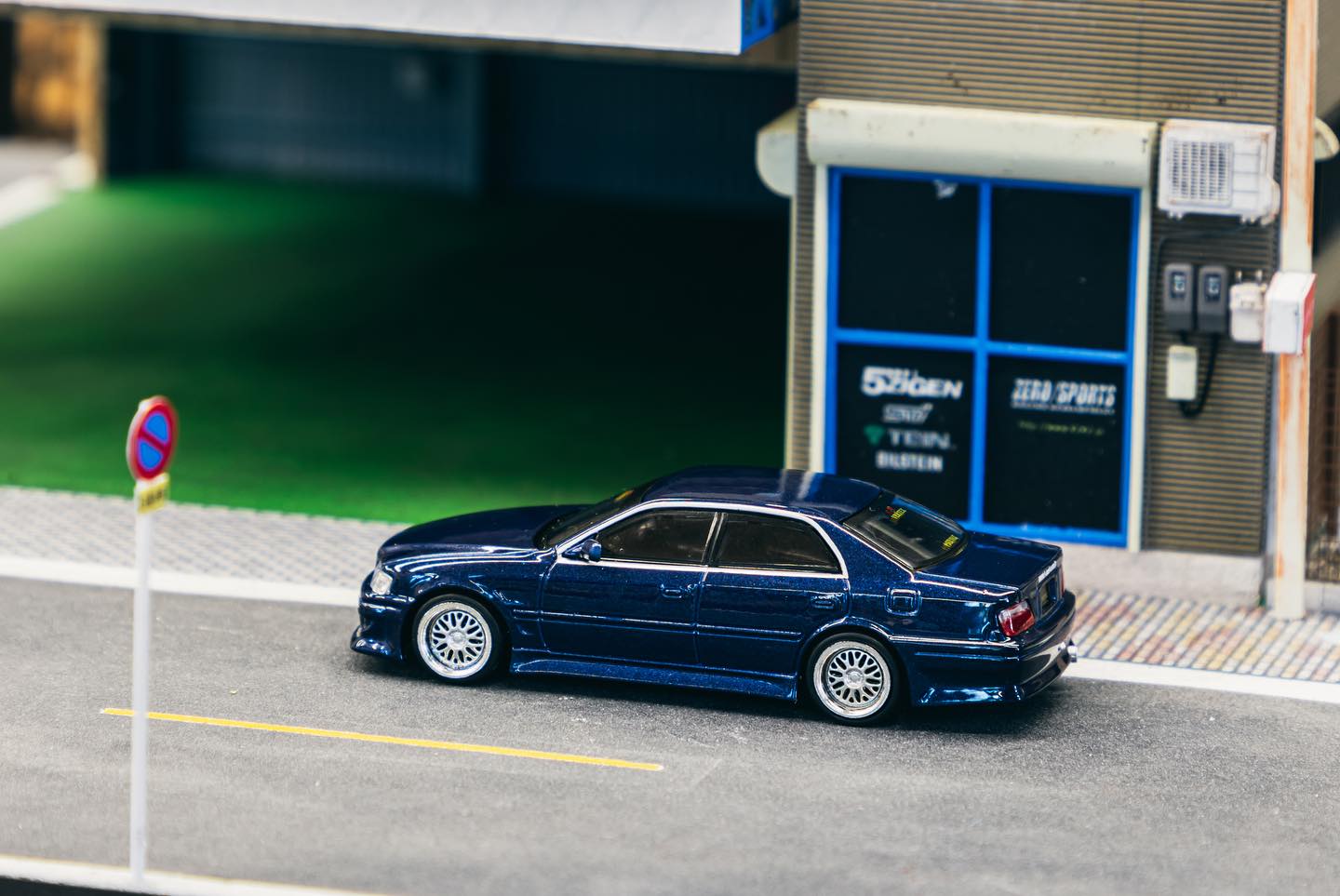 Tarmac Works 1/64 Vertex Toyota Chaser JZX100 in Blue