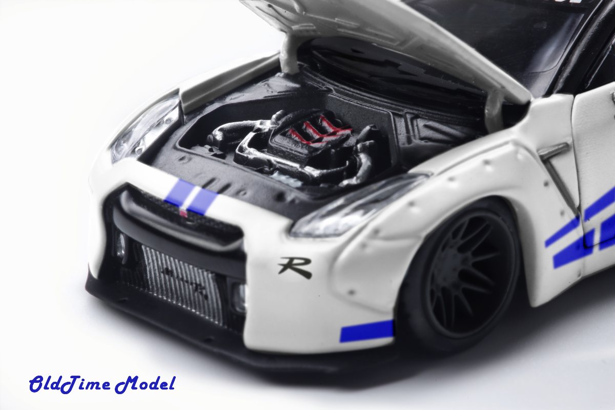 Old Time 1/64 LB-Works Nissan GT-R (R35) in White