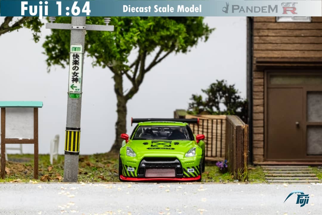 Fuji 1/64 Nissan GT-R (R35) Rocket Bunny Widebody
