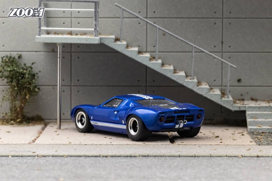 Zoom 1/64 Ford GT40 Mk1