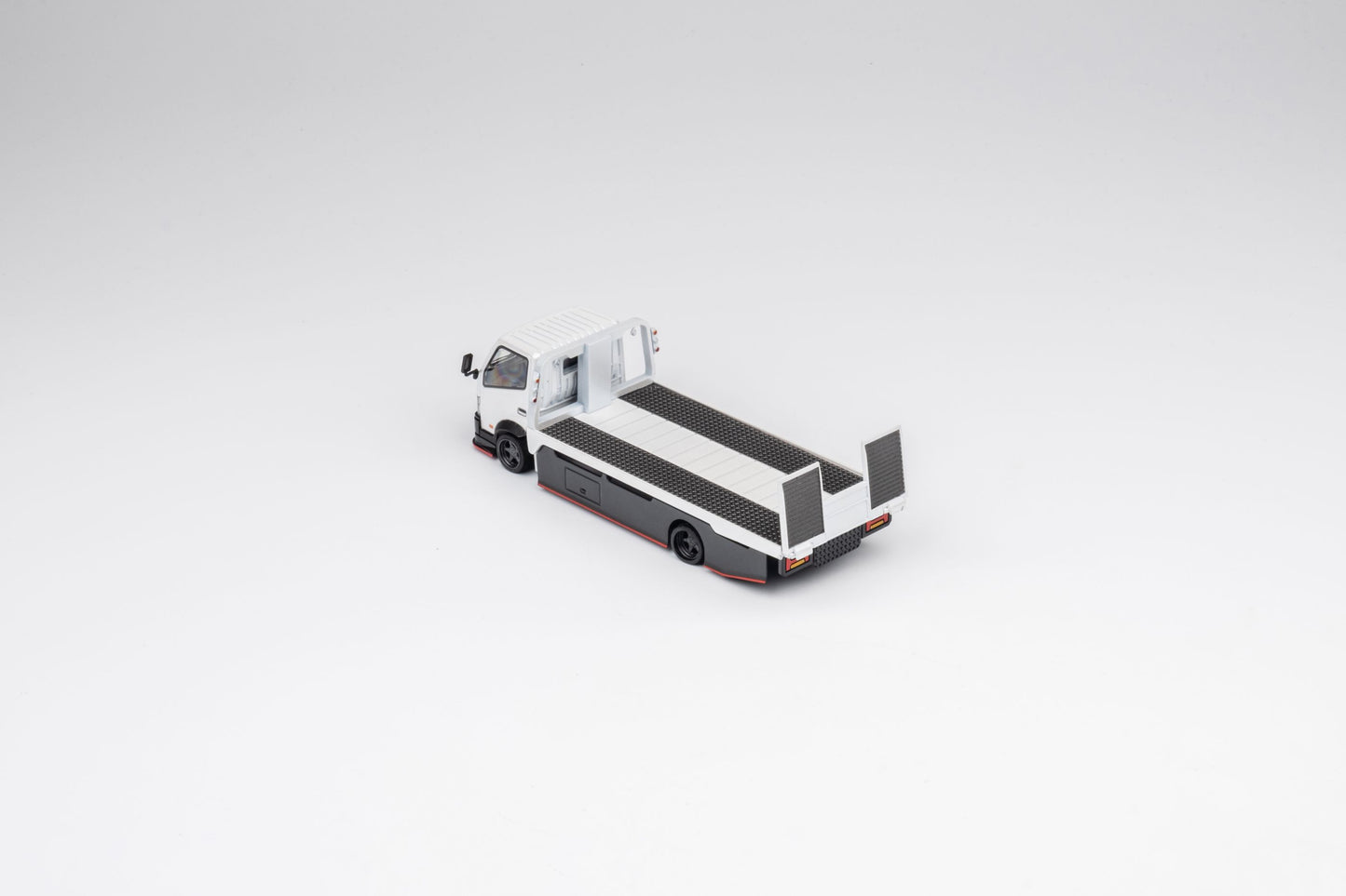 Micro Turbo 1/64 Hino Flat Bed in Metallic White