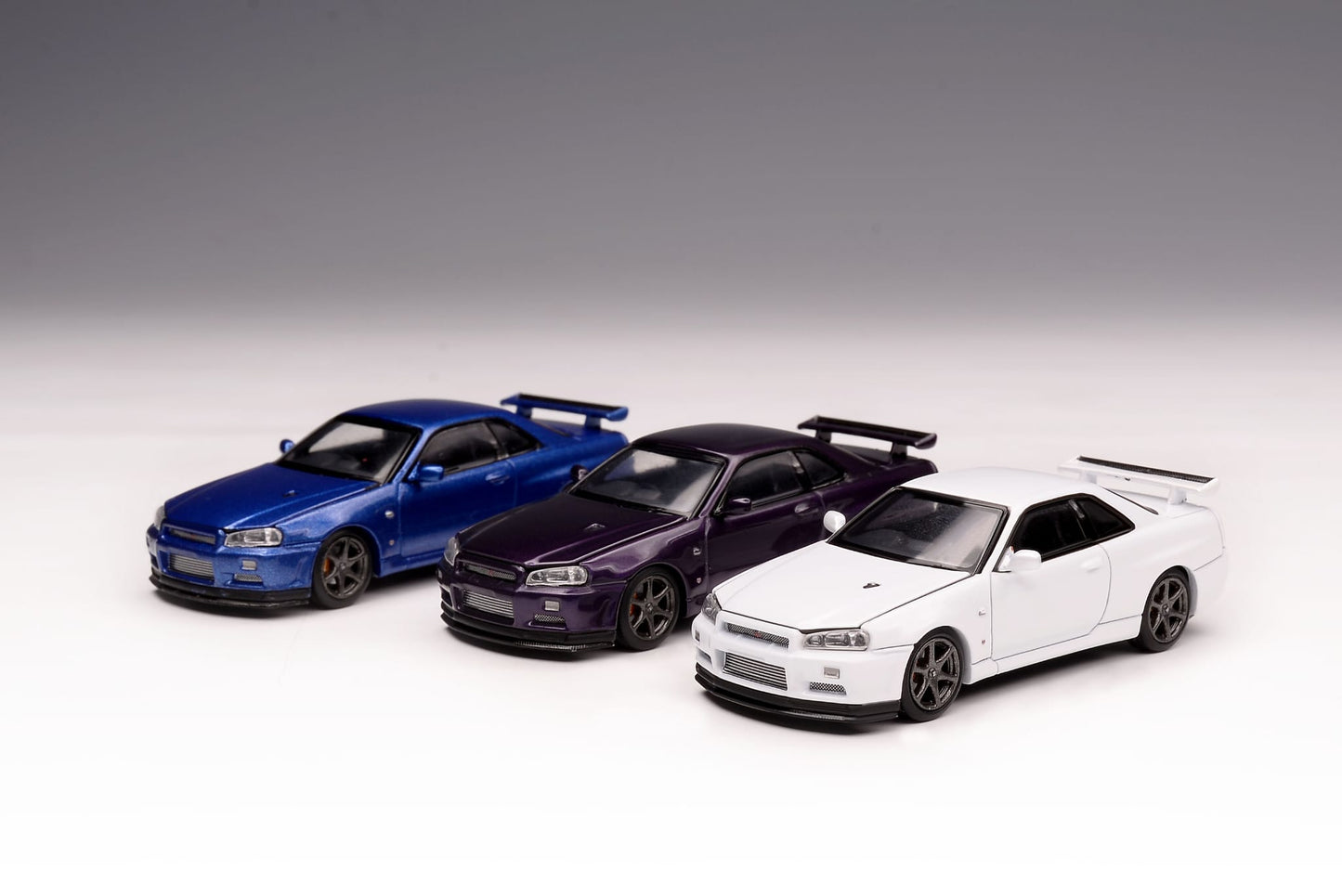 Motorhelix 1/64 Nissan Skyline GT-R (R34) V-Spec II