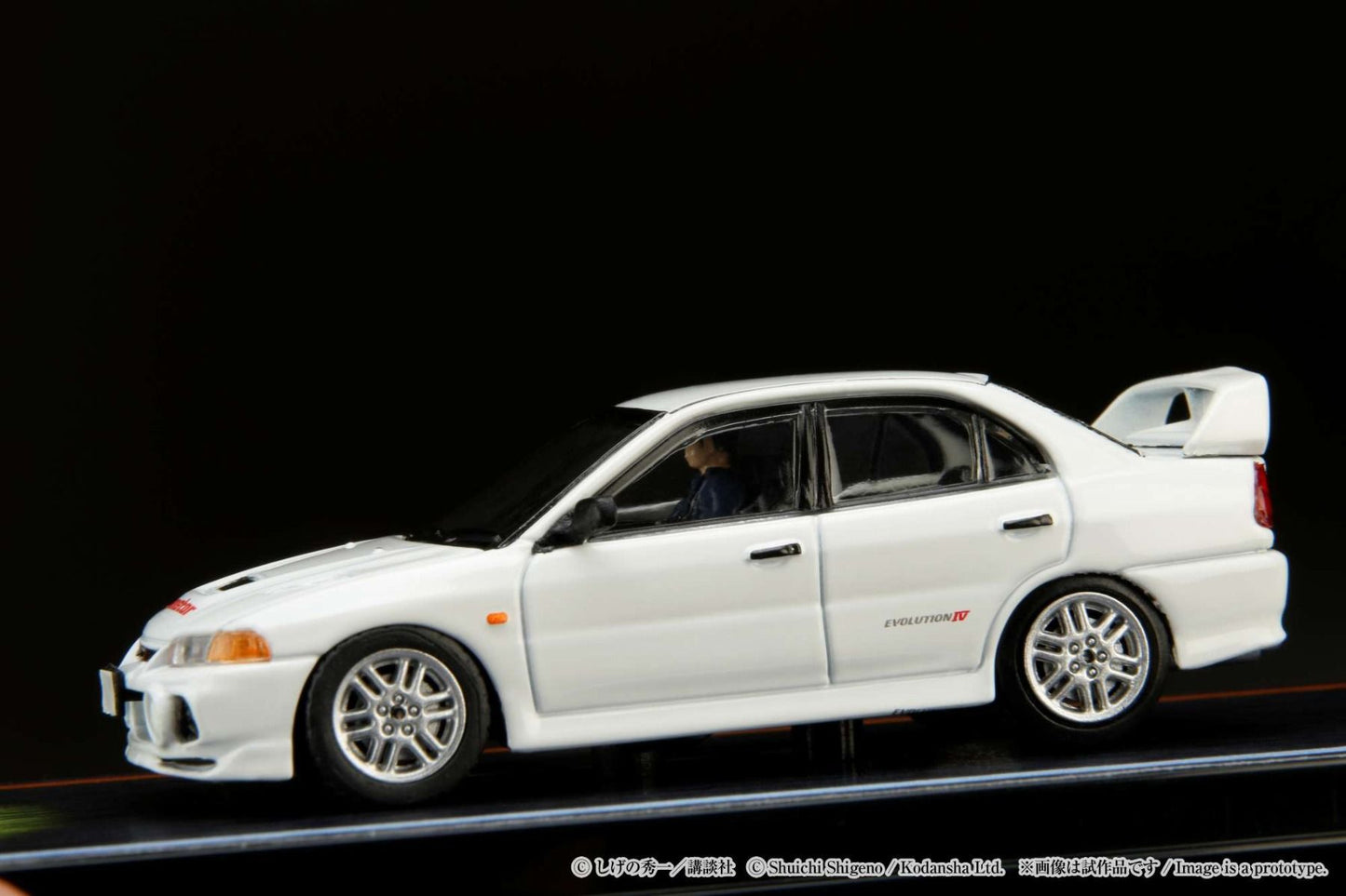 Hobby Japan 1/64 Mitsubishi Lancer RS Evolution Ⅳ - Initial D VS Takumi Fujiwara with Seiji Iwaki Figure