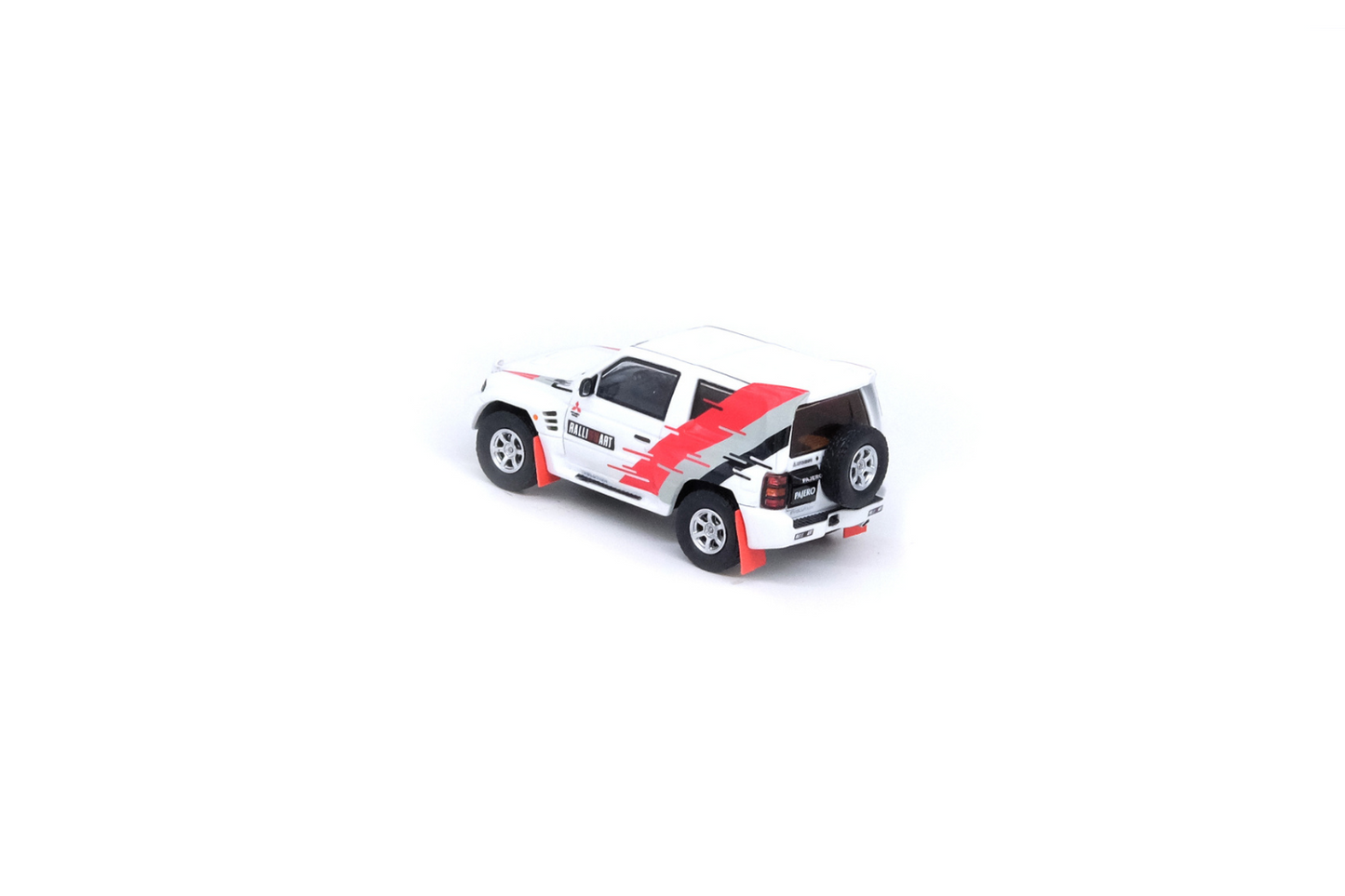 Inno64 Mitsubishi Pajero Evolution "Ralliart" in White