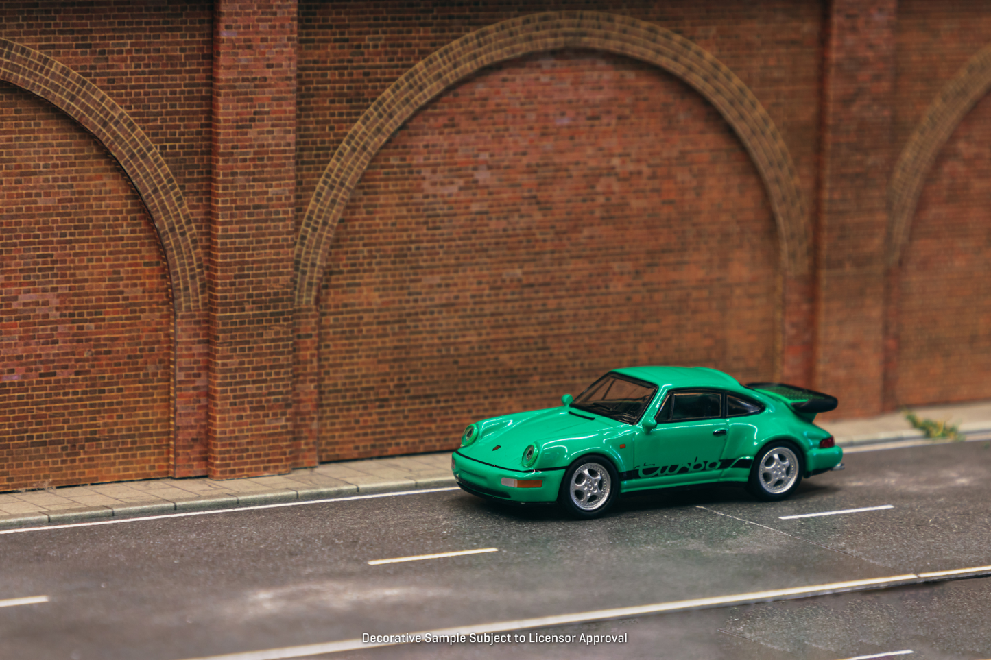 Tarmac Works 1/64 Porsche 911 Turbo in Green