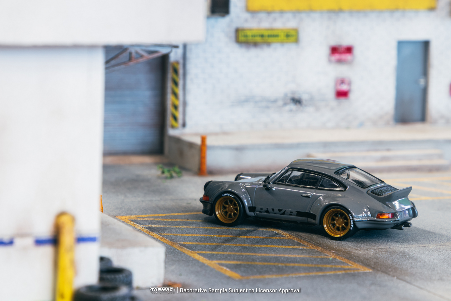 Tarmac Works 1/64 Porsche 911 RWB Backdate in Gray