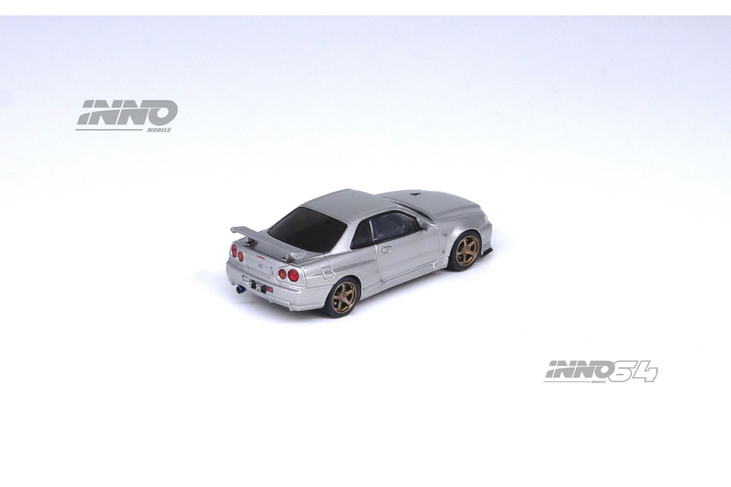 Inno64 Nissan Skyline GT-R (R34) V-Spec II in Silver