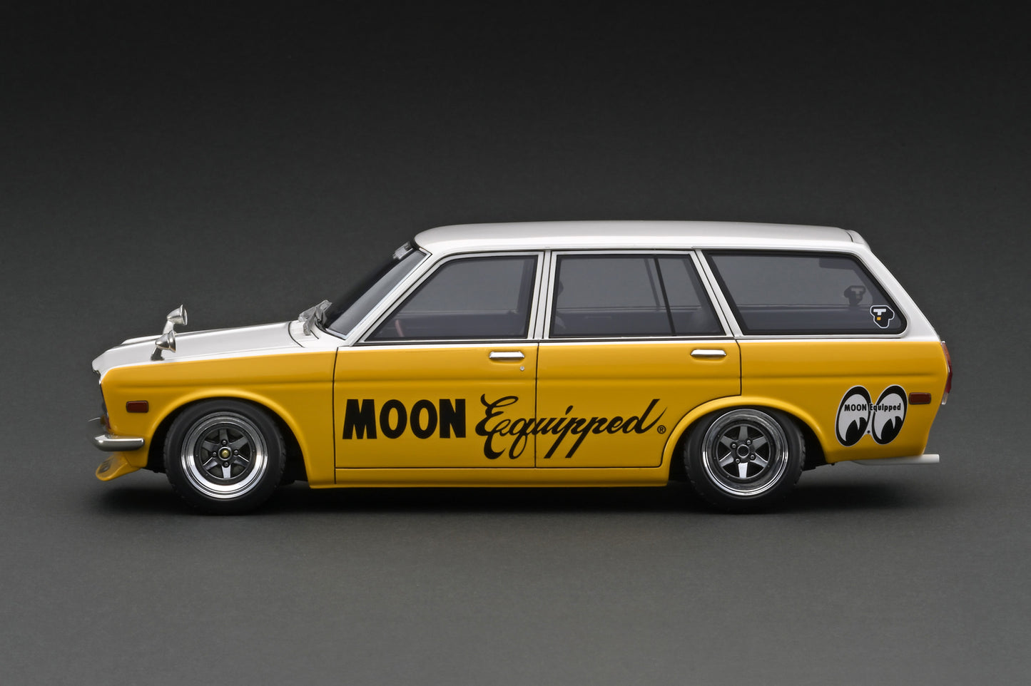 Ignition Model x Tarmac x Mooneyes 1/18 Datsun Bluebird (510) Wagon in Yellow and White