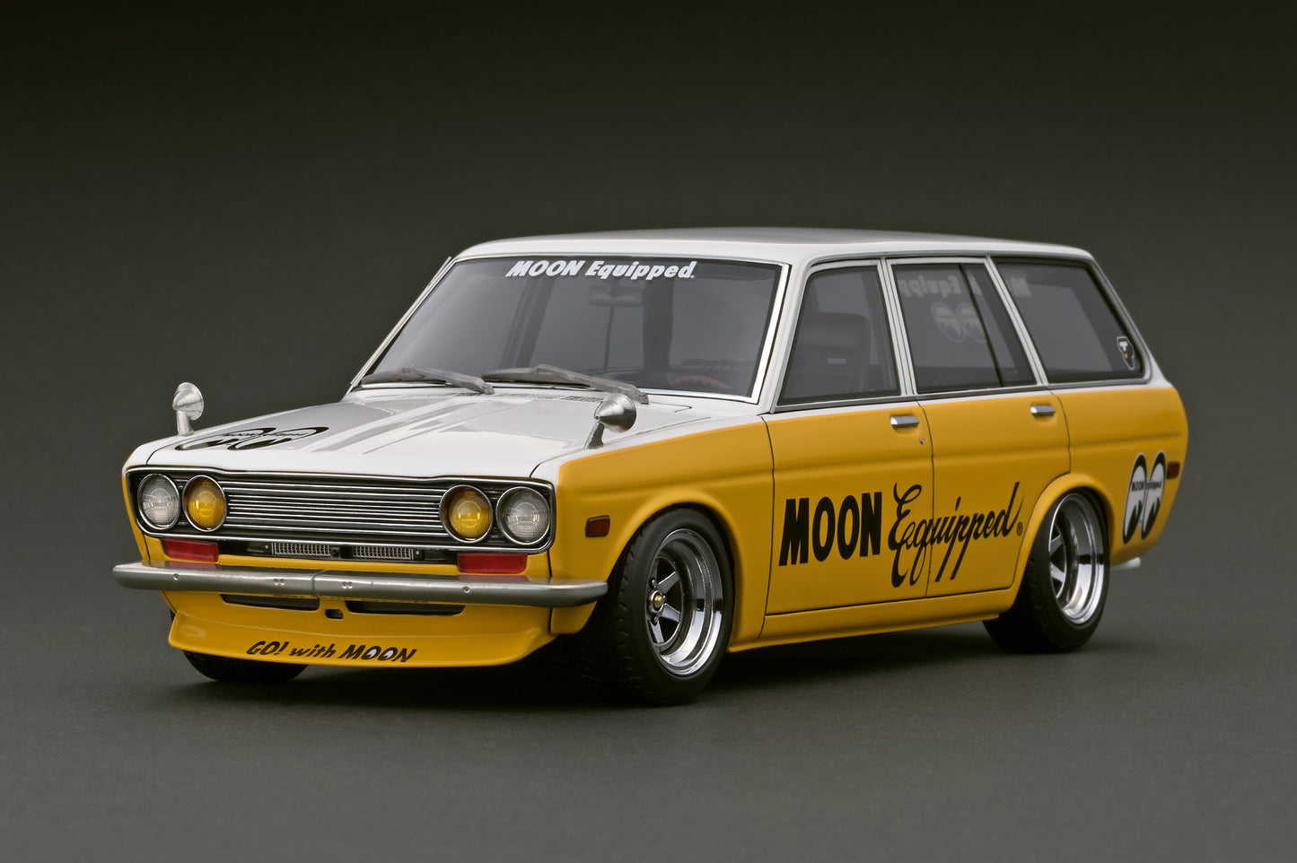 Ignition Model x Tarmac x Mooneyes 1/18 Datsun Bluebird (510) Wagon in Yellow and White