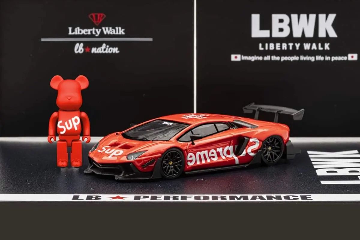 LBWK 1/64 Lamborghini Aventador LP700-4 LBWK in Supreme Red