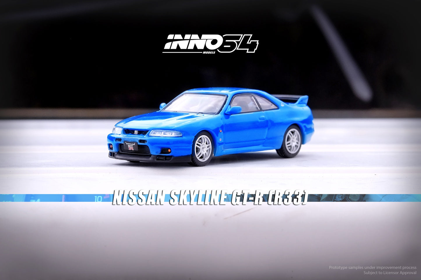 Inno64 Nissan Skyline GT-R (R33) in Blue