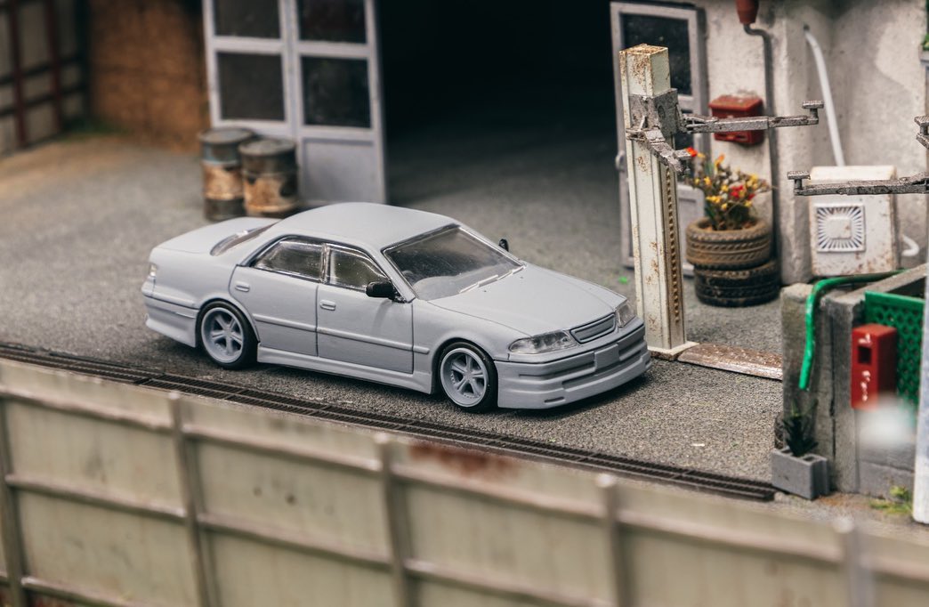 Tarmac Works 1/64 Toyota Mark II JZX100 Vertex in Dark Green Metallic