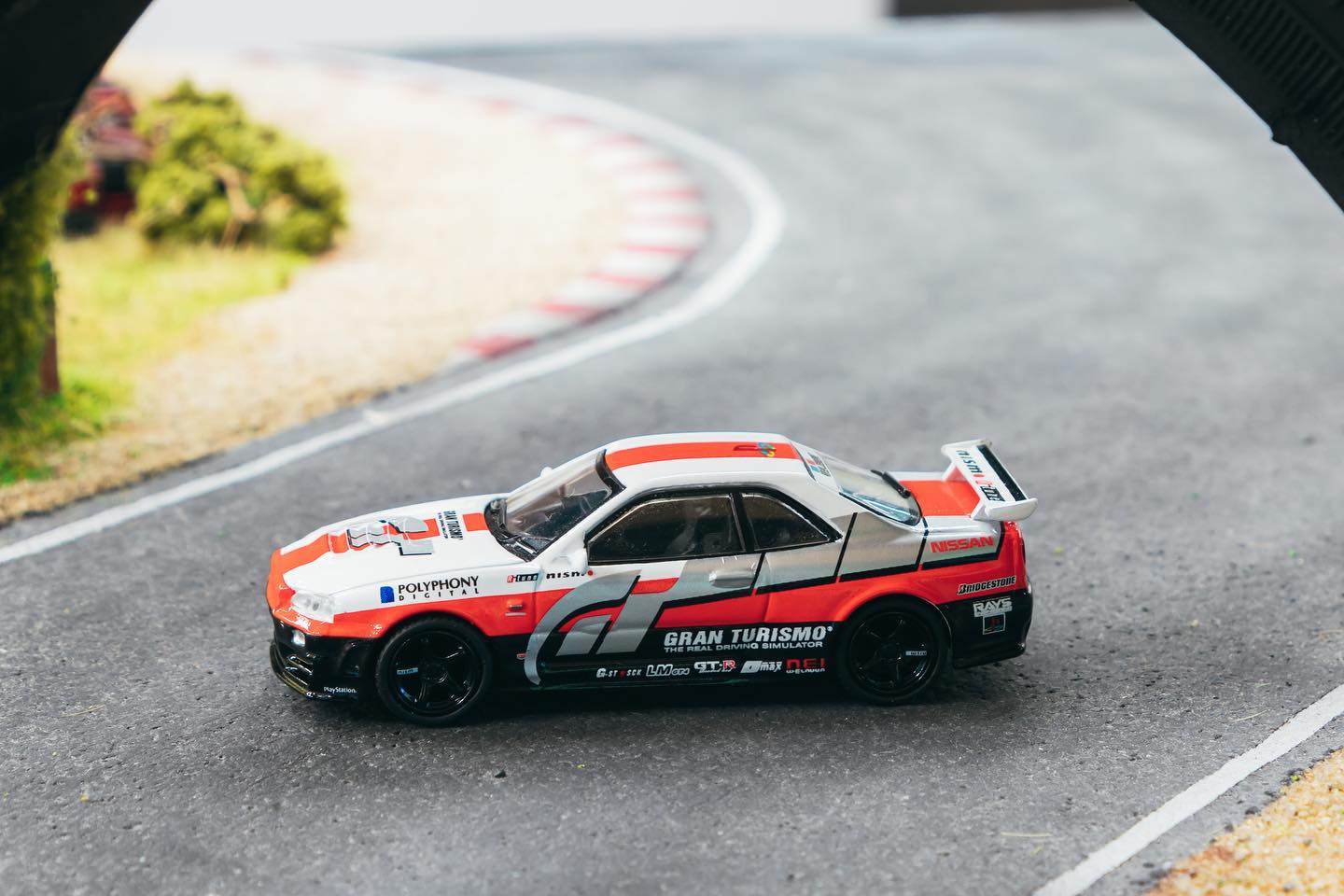 Tarmac Works 1/64 Nissan Skyline GT-R (R34) Z-Tune in Gran Turismo Livery