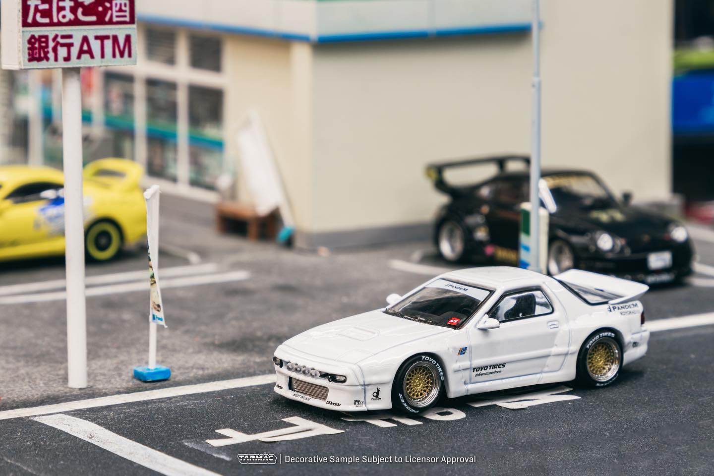 Tarmac Works 1/64 Mazda RX-7 (FC3S) PANDEM in White
