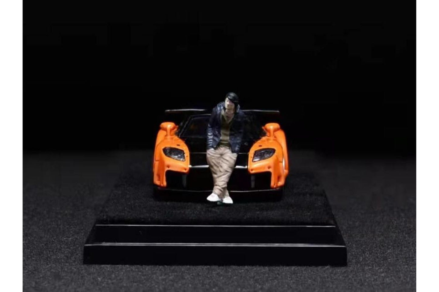 YM Model 1/64 Mazda RX-7 (FD3S) Veilside Orange/Black with Han Figure