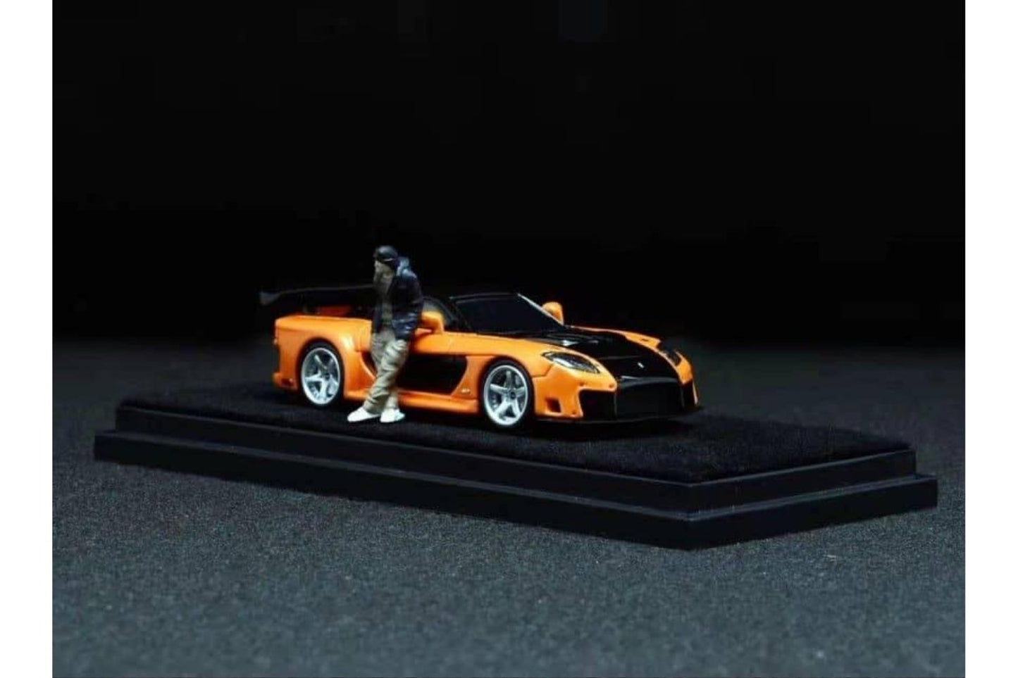 YM Model 1/64 Mazda RX-7 (FD3S) Veilside Orange/Black with Han Figure