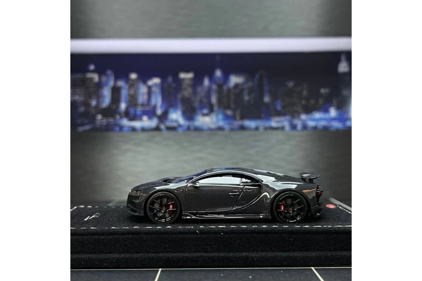 Art 1/64 Bugatti Chiron Sky View in Full Carbon Black