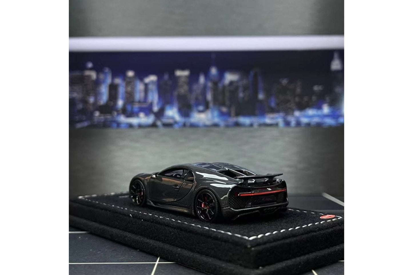Art 1/64 Bugatti Chiron Sky View in Full Carbon Black