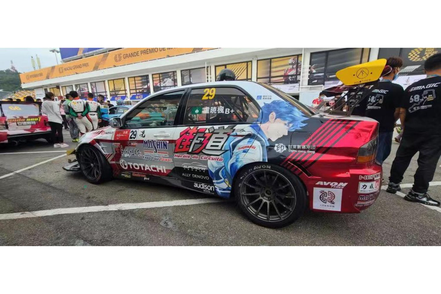 KOSO 1/64 Mitsubishi Lancer Evolution IX - Collaboration with The Cartoonist Chen Wen - 2021 Macau Race Car No.29