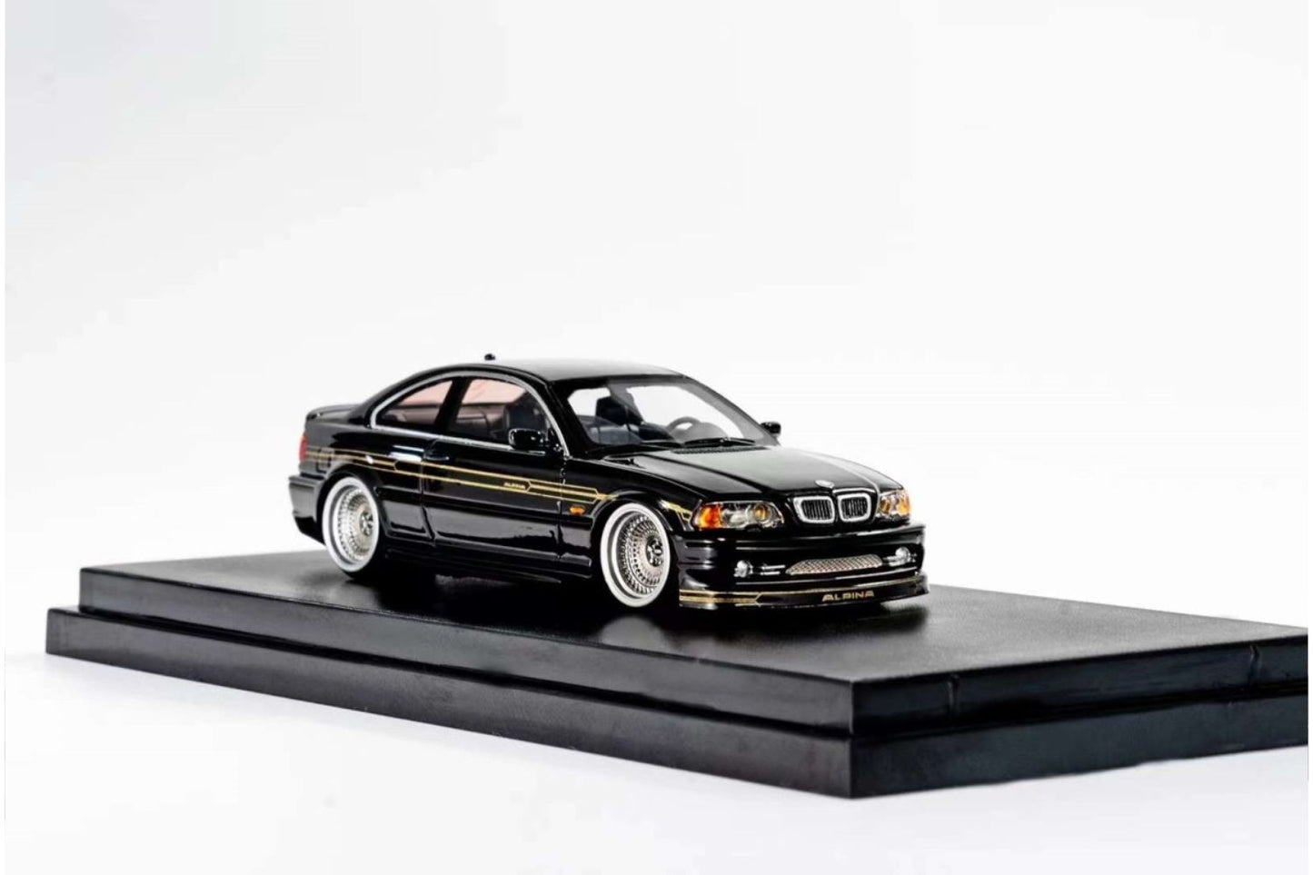 YM Model x Songs 1/64 BMW Alpina B3 (E46) in Black Piano/Gold
