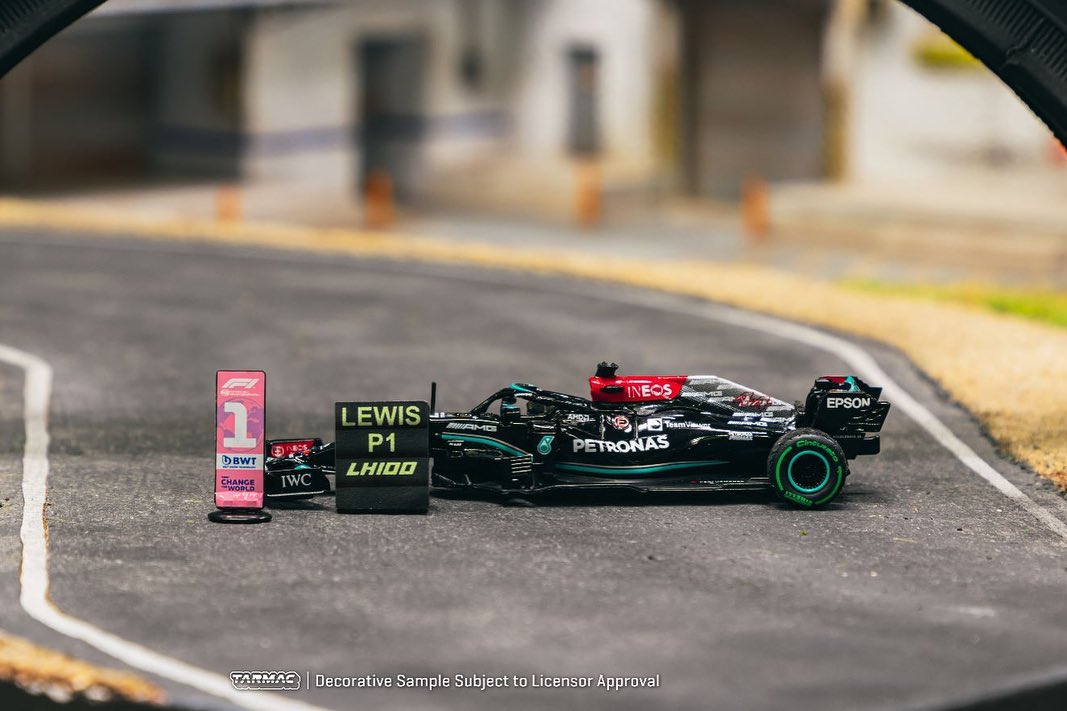 Tarmac Works 1/64 Mercedes-AMG F1 W12 E Performance Russian Grand Prix 2021 Winner 100th Win - Lewis Hamilton