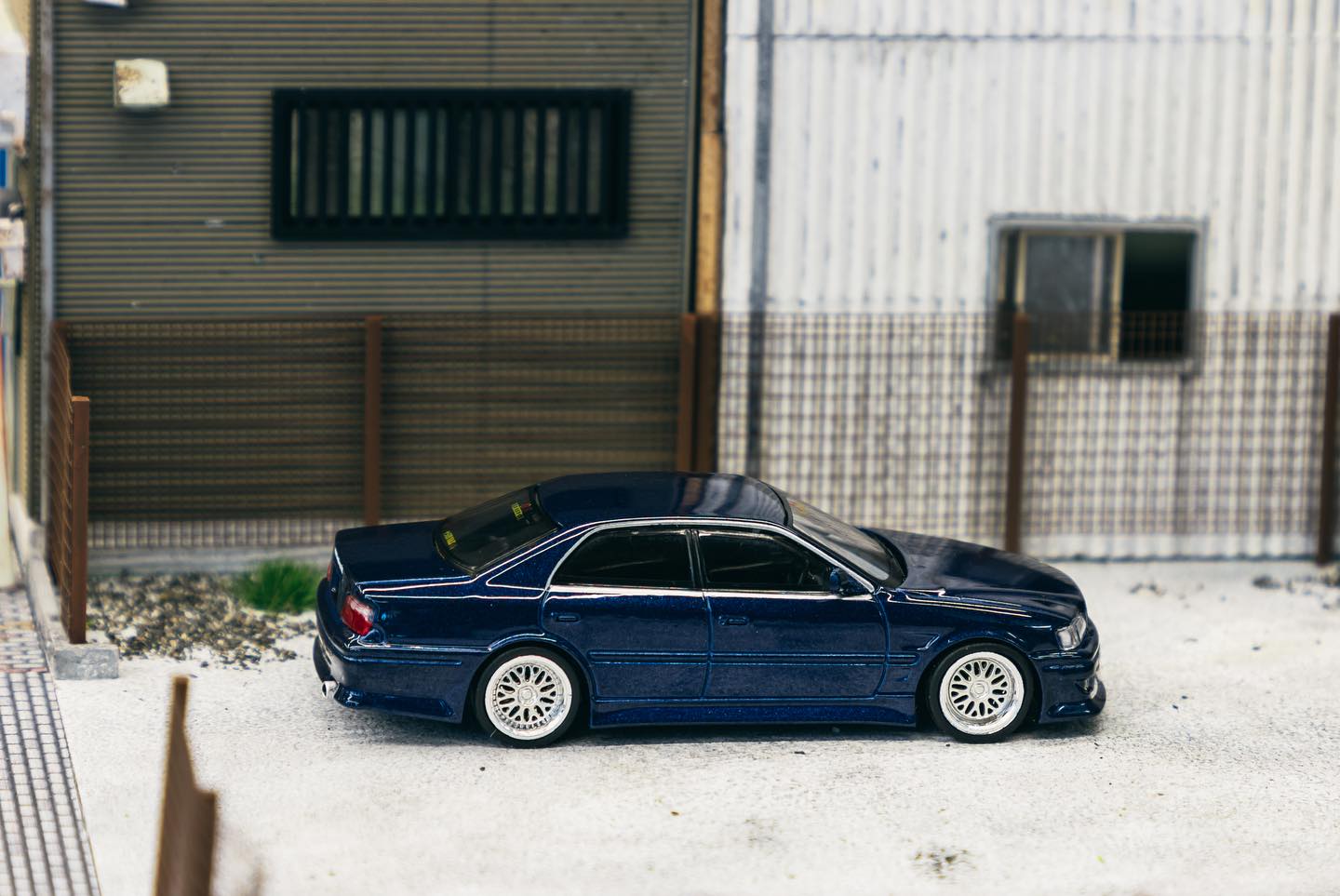 Tarmac Works 1/64 Vertex Toyota Chaser JZX100 in Blue