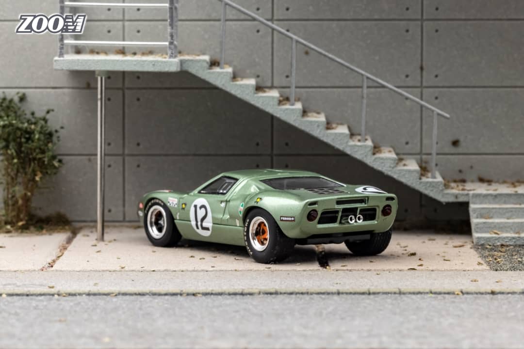 Zoom 1/64 Ford GT40 Mk1