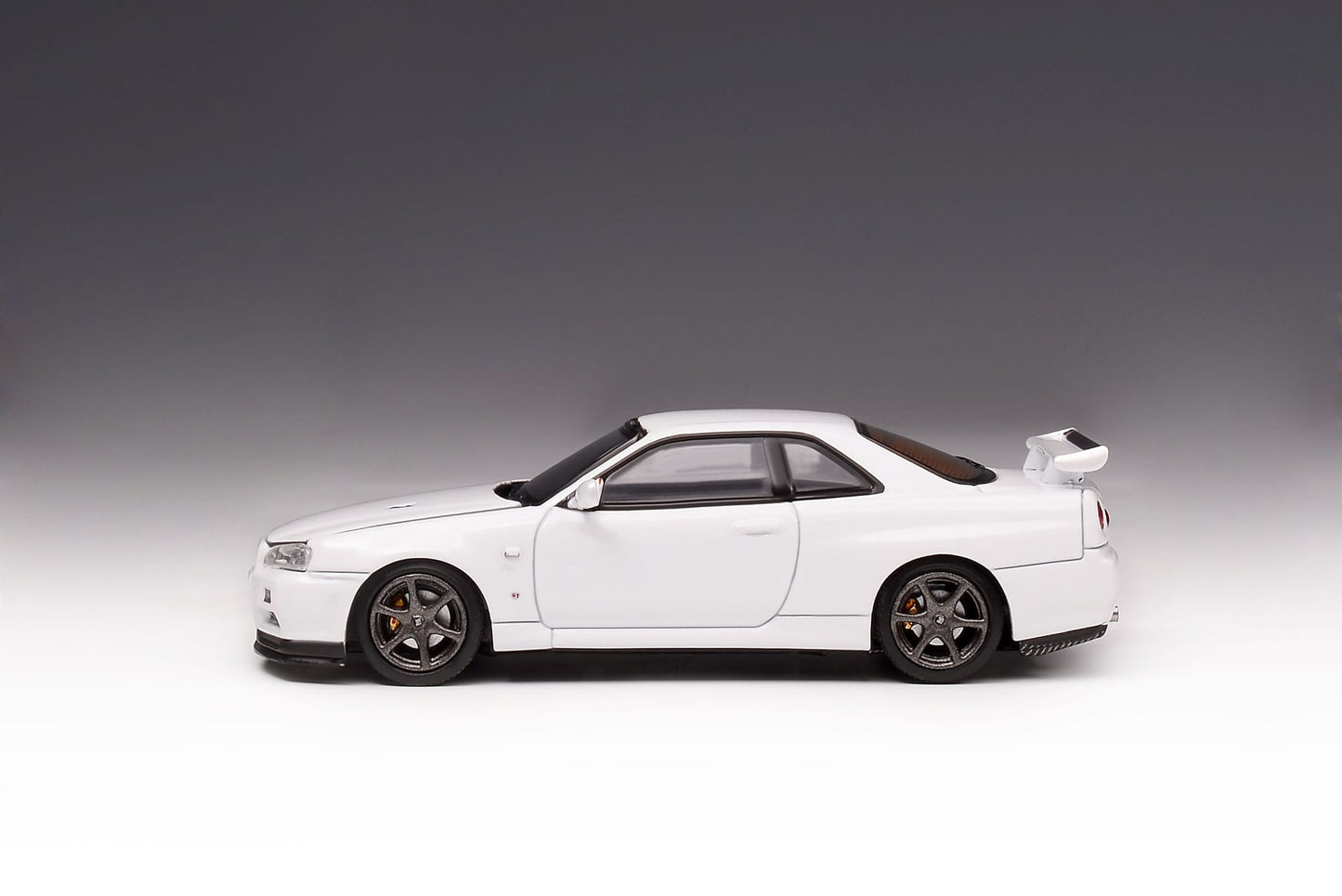 Motorhelix 1/64 Nissan Skyline GT-R (R34) V-Spec II