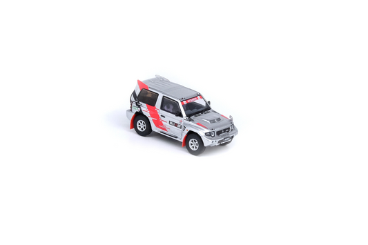 Inno64 Mitsubishi Pajero Evolution "Ralliart" in Silver