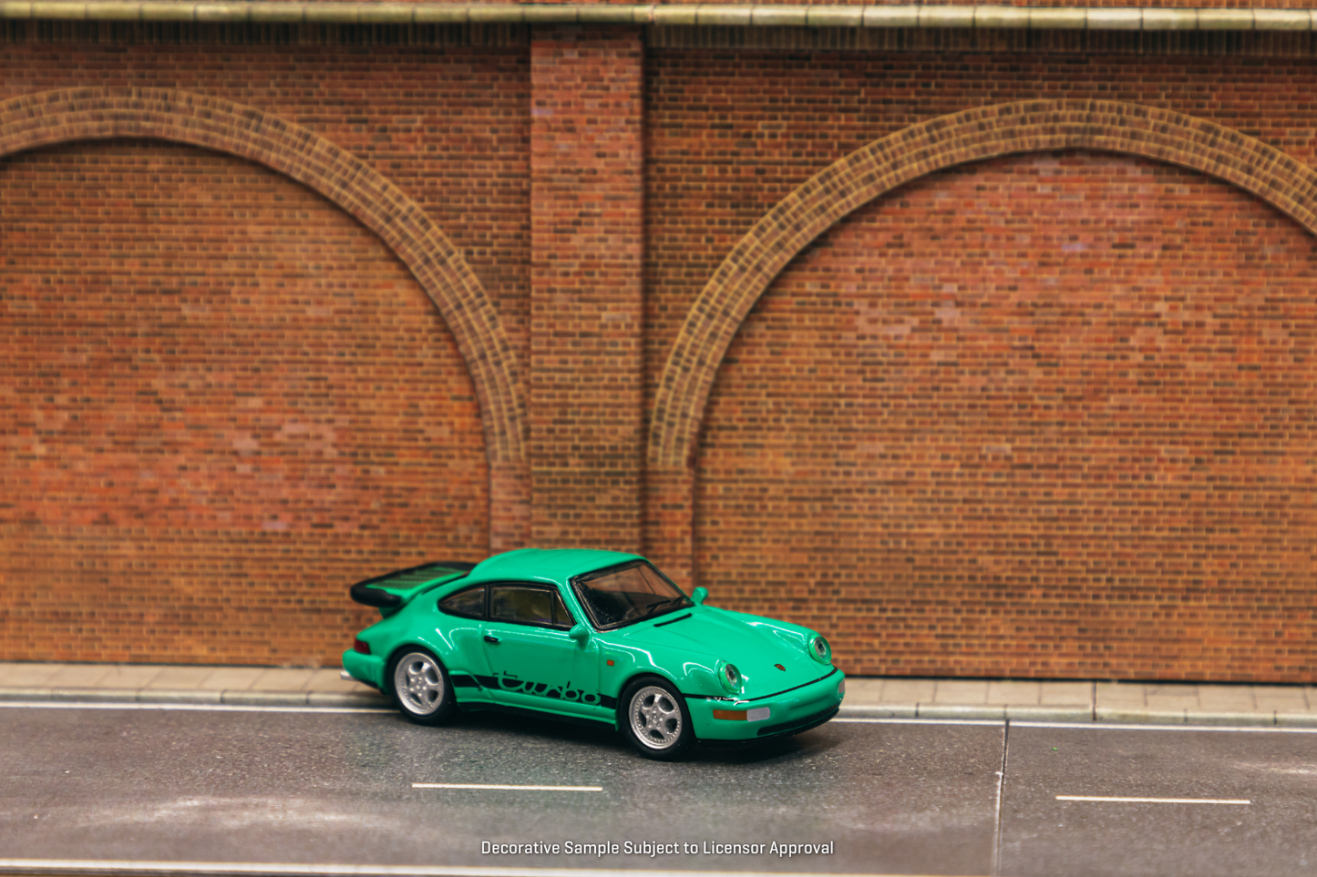 Tarmac Works 1/64 Porsche 911 Turbo in Green