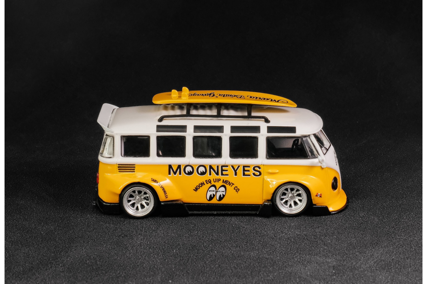 LF Model 1/64 RWB Volkswagen T1 Kombi in Mooneyes Livery