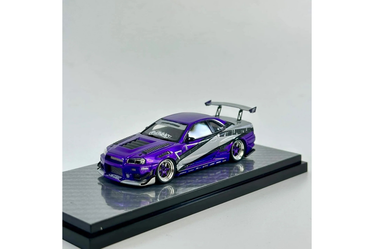Error 404 Model x Lot57 1/64 Ryohe's Nissan Skyline GT-R (R34) “GIFTED”