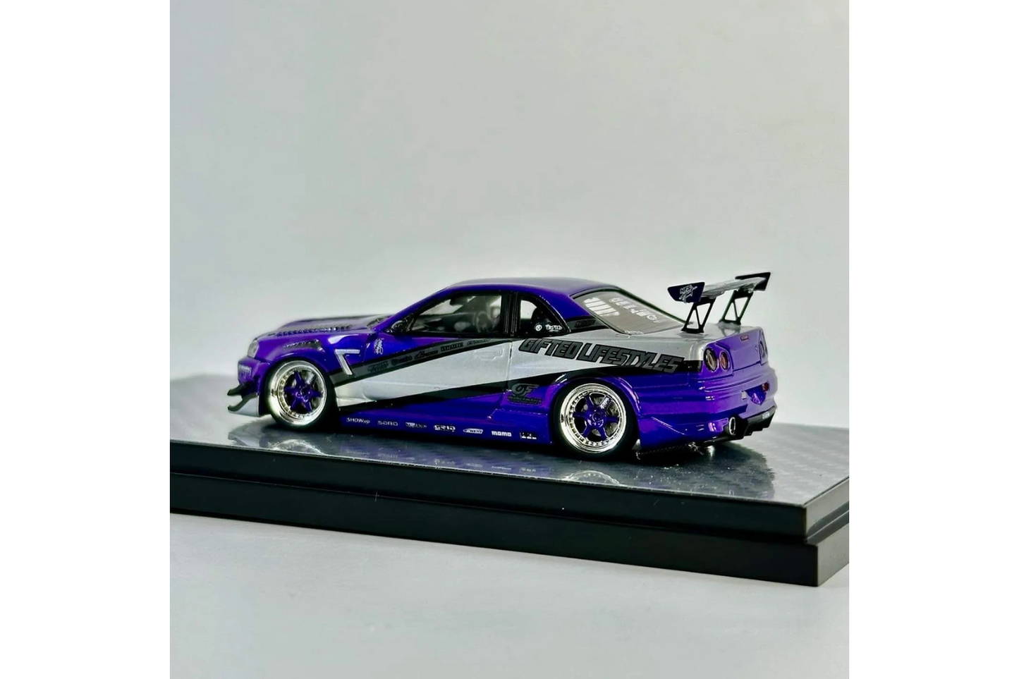 Error 404 Model x Lot57 1/64 Ryohe's Nissan Skyline GT-R (R34) “GIFTED”