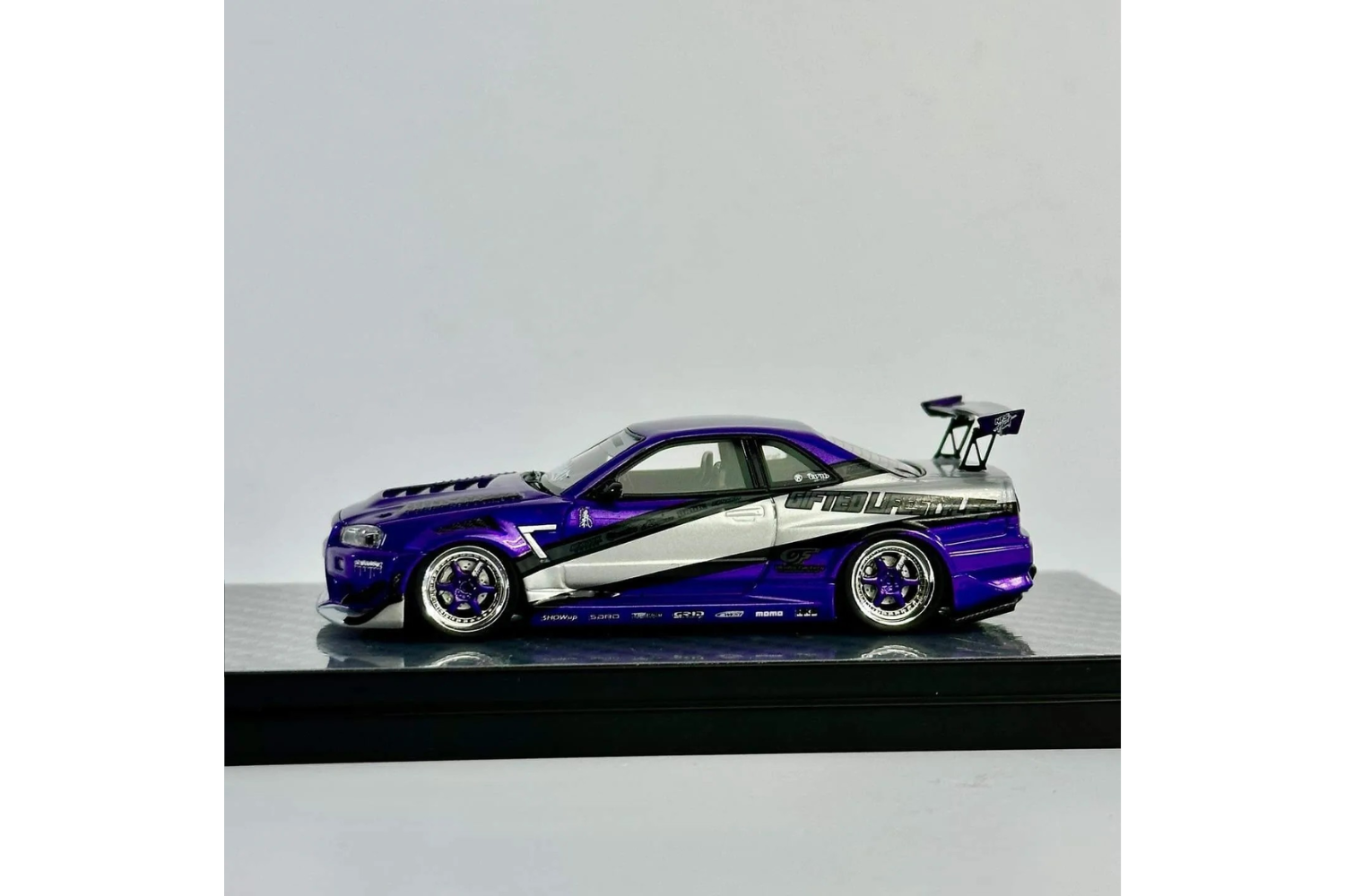 Error 404 Model x Lot57 1/64 Ryohe's Nissan Skyline GT-R (R34) “GIFTED”