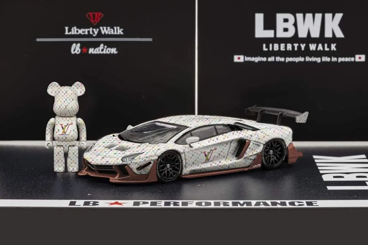 LBWK 1/64 Lamborghini Aventador LP700-4 LBWK in LV Platinum – Rocketbox ...