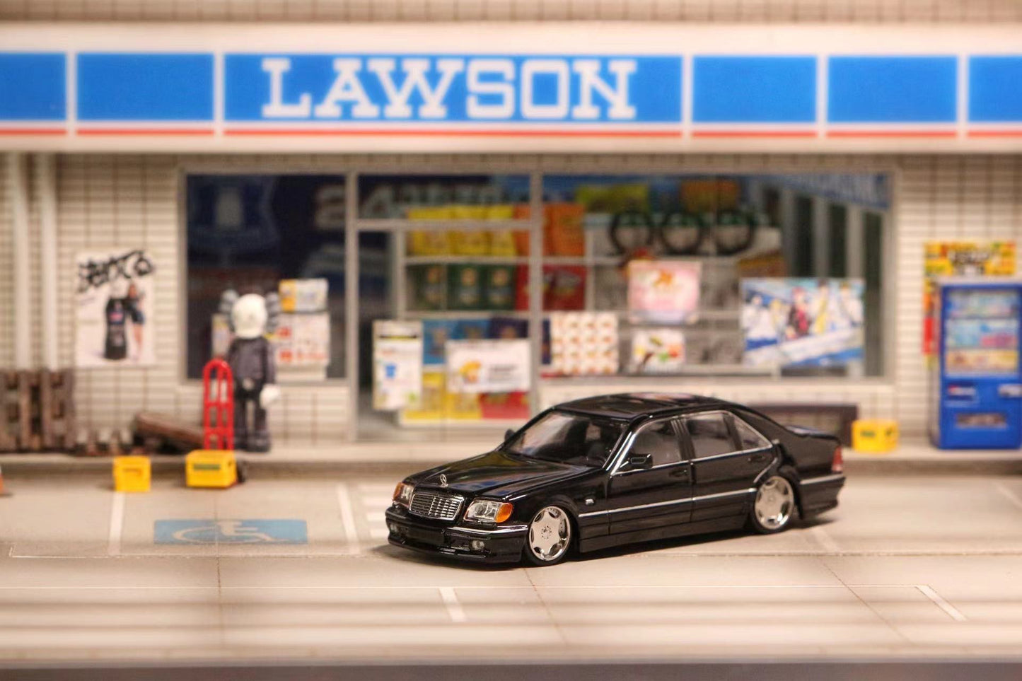 Street Weapon 1/64 Mercedes Benz S-Class (W140) in Black