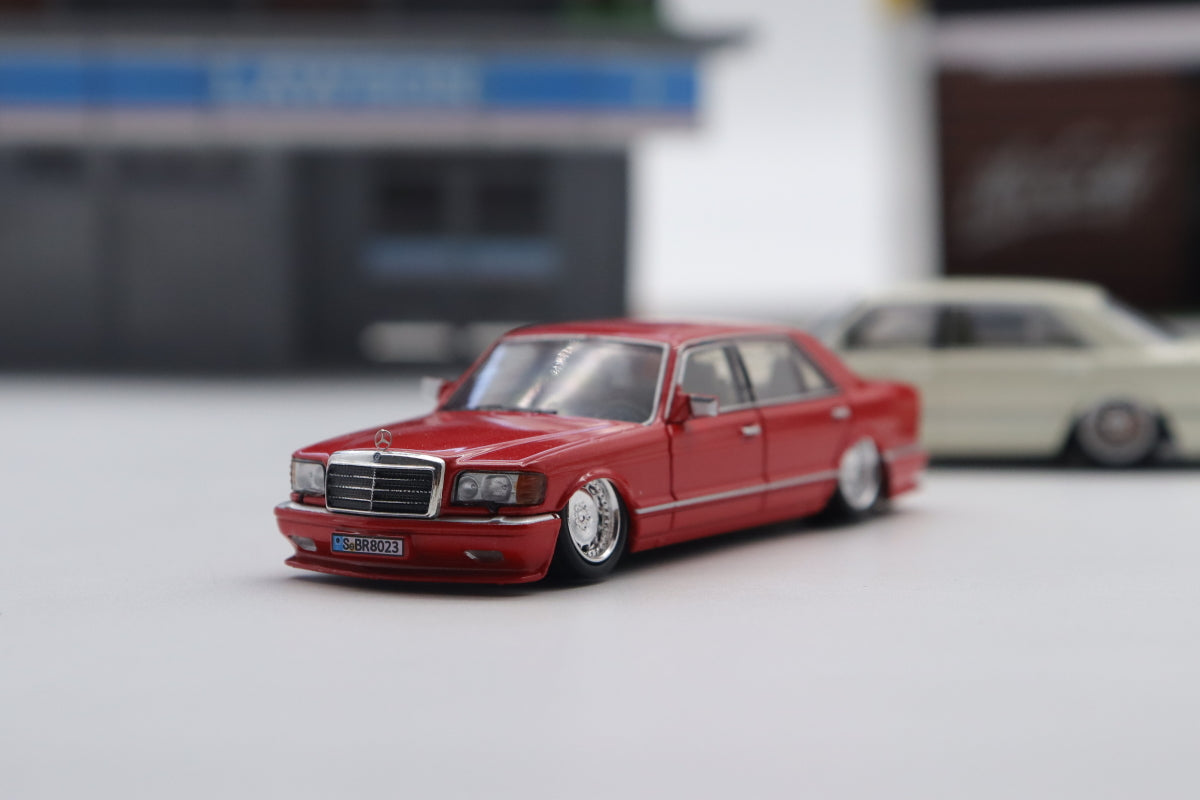 Master Brand 1/64 Mercedes Benz S560 (W126) in Red
