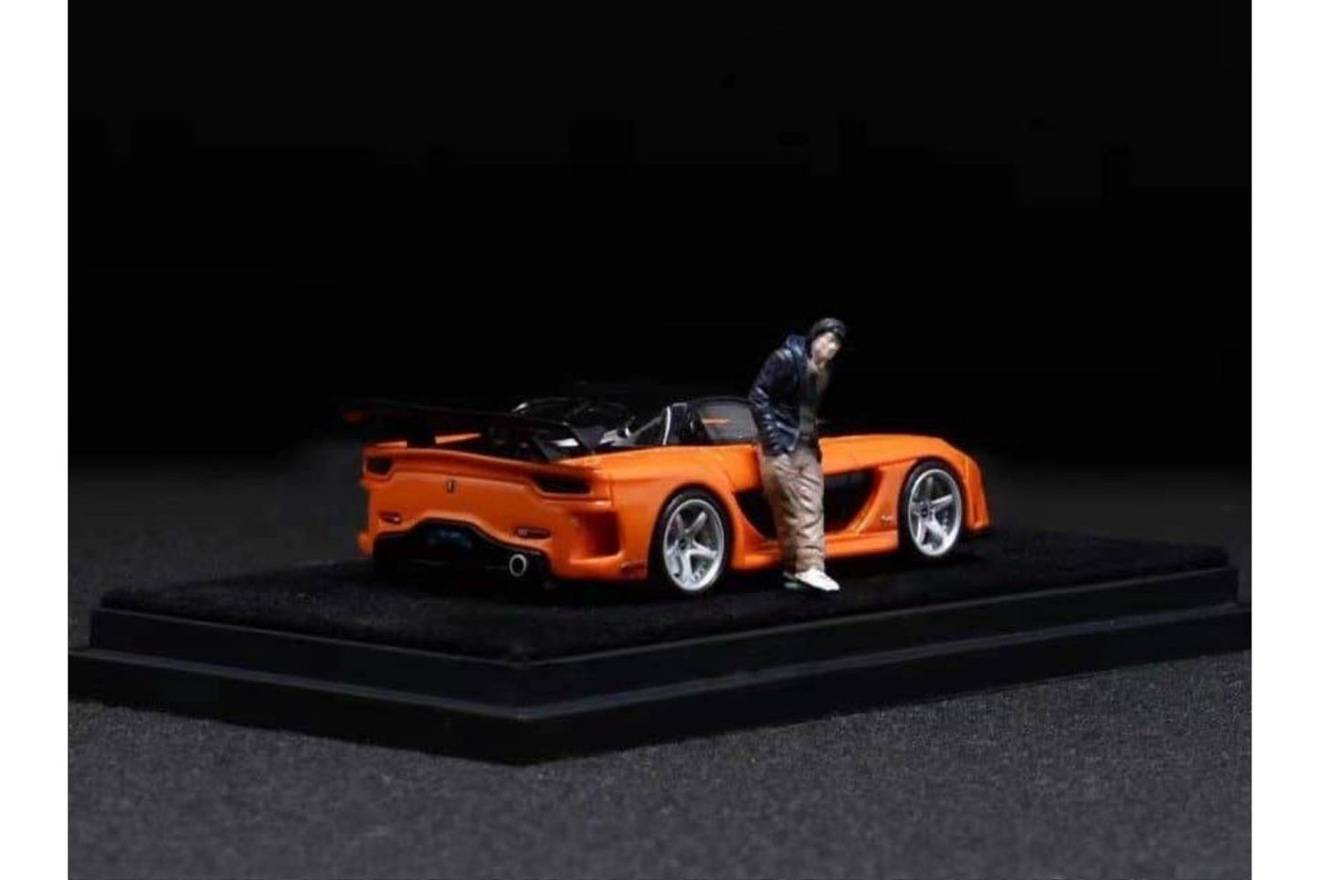 YM Model 1/64 Mazda RX-7 (FD3S) Veilside Orange/Black with Han Figure