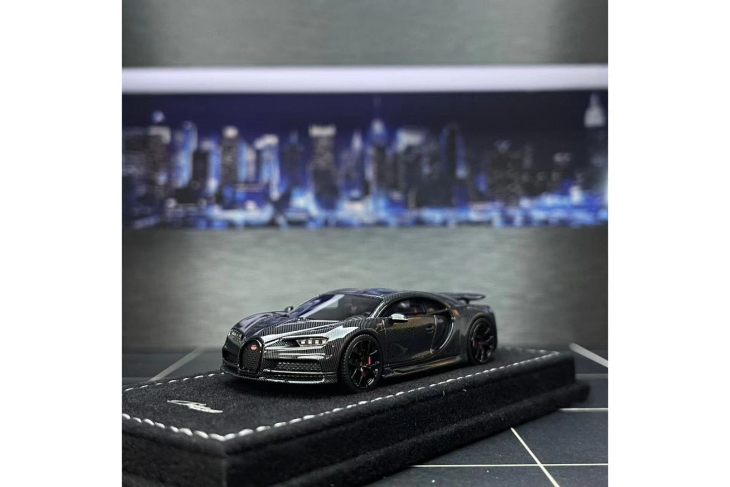 Art 1/64 Bugatti Chiron Sky View in Full Carbon Black