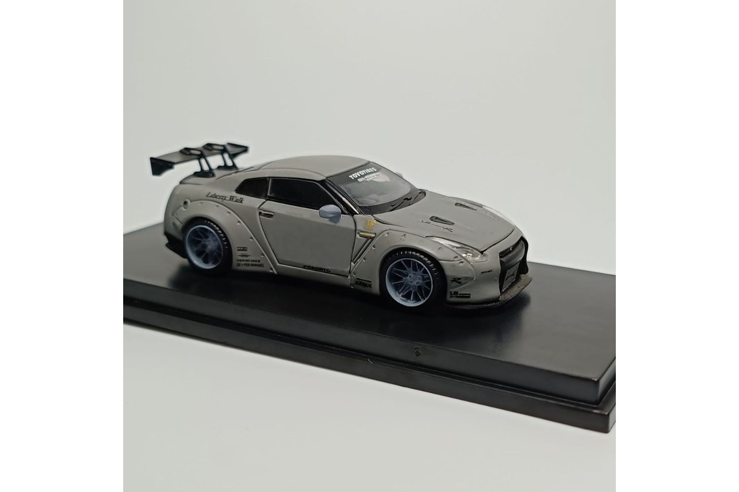 Old Time 1/64 LB-Works Nissan GT-R (R35) in Combat Gray 