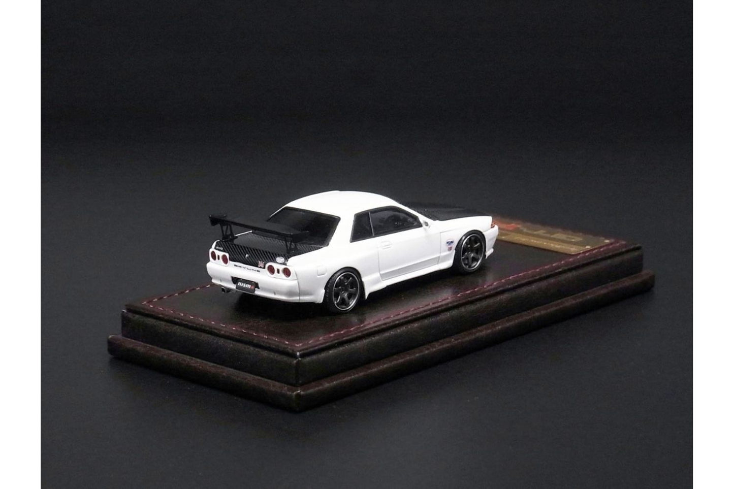 Ignition Model 1/64 Nissan Skyline GT-R Nismo (R32) in White